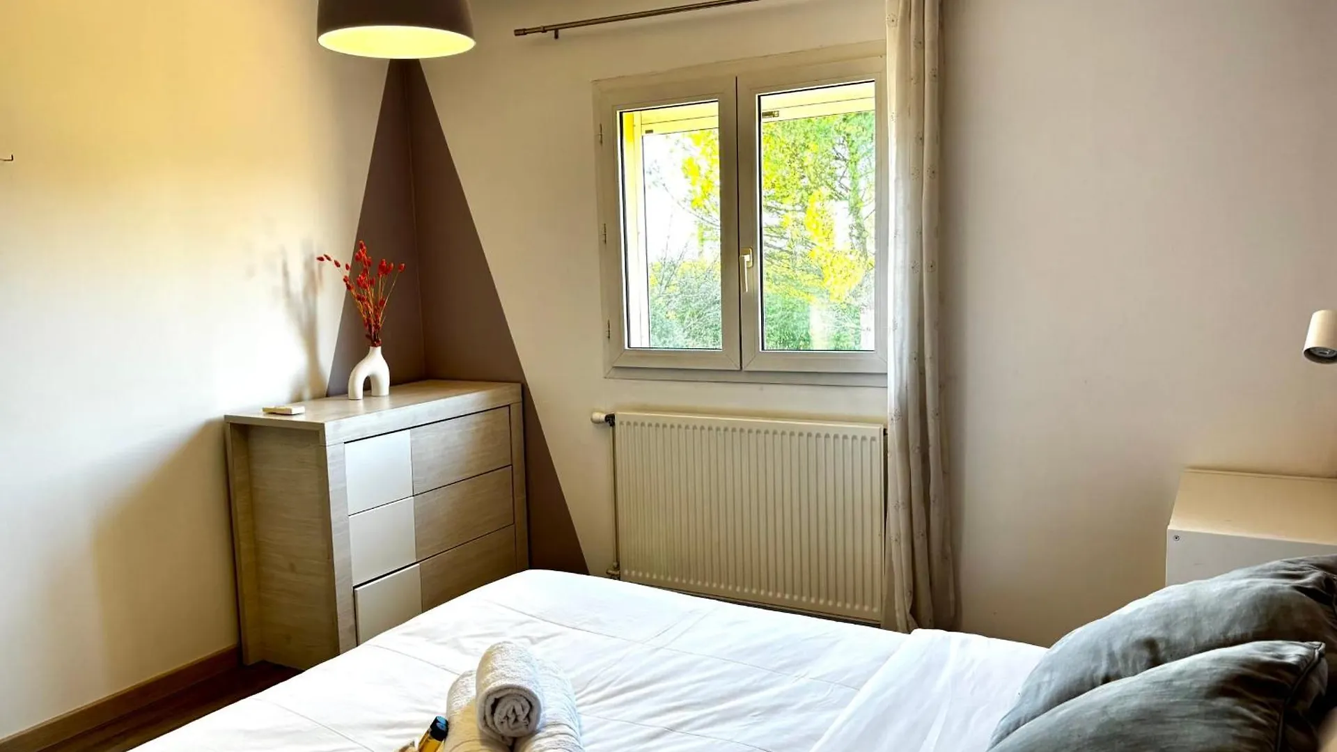 Villa Birdie - Belle Maison Avec Piscine Cailloux-sur-Fontaines 0*,  France